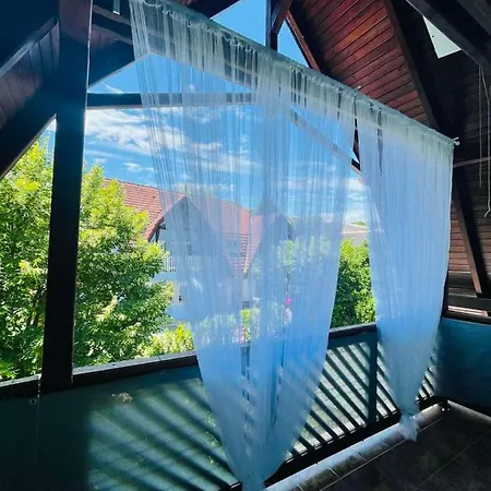 Klebi's Apartmanhaz Daire