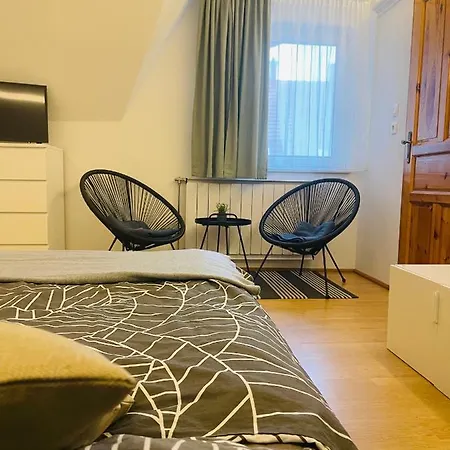 Appartement Klebi's Apartmanhaz Balatonföldvár