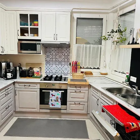 Klebi's Apartmanhaz Daire Balatonföldvár