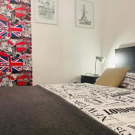 Klebi's Apartmanhaz شقة Balatonföldvár