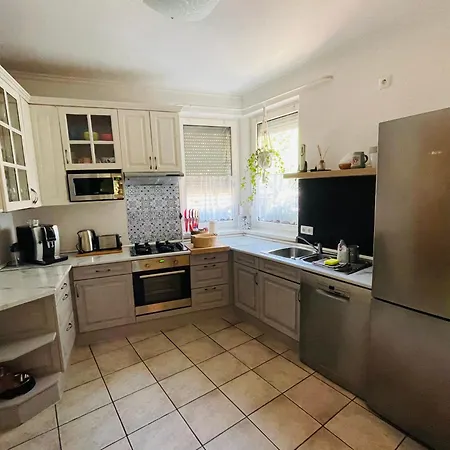 Daire Klebi's Apartmanhaz