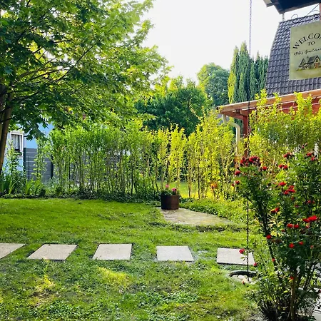 شقة Klebi's Apartmanhaz Balatonföldvár