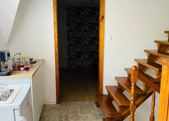 Lägenhet Klebi's Apartmanhaz Balatonföldvár